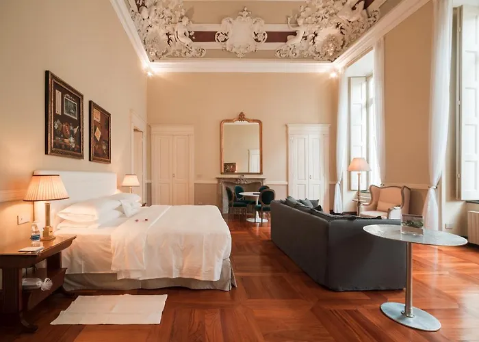 Royal Palace Hotel